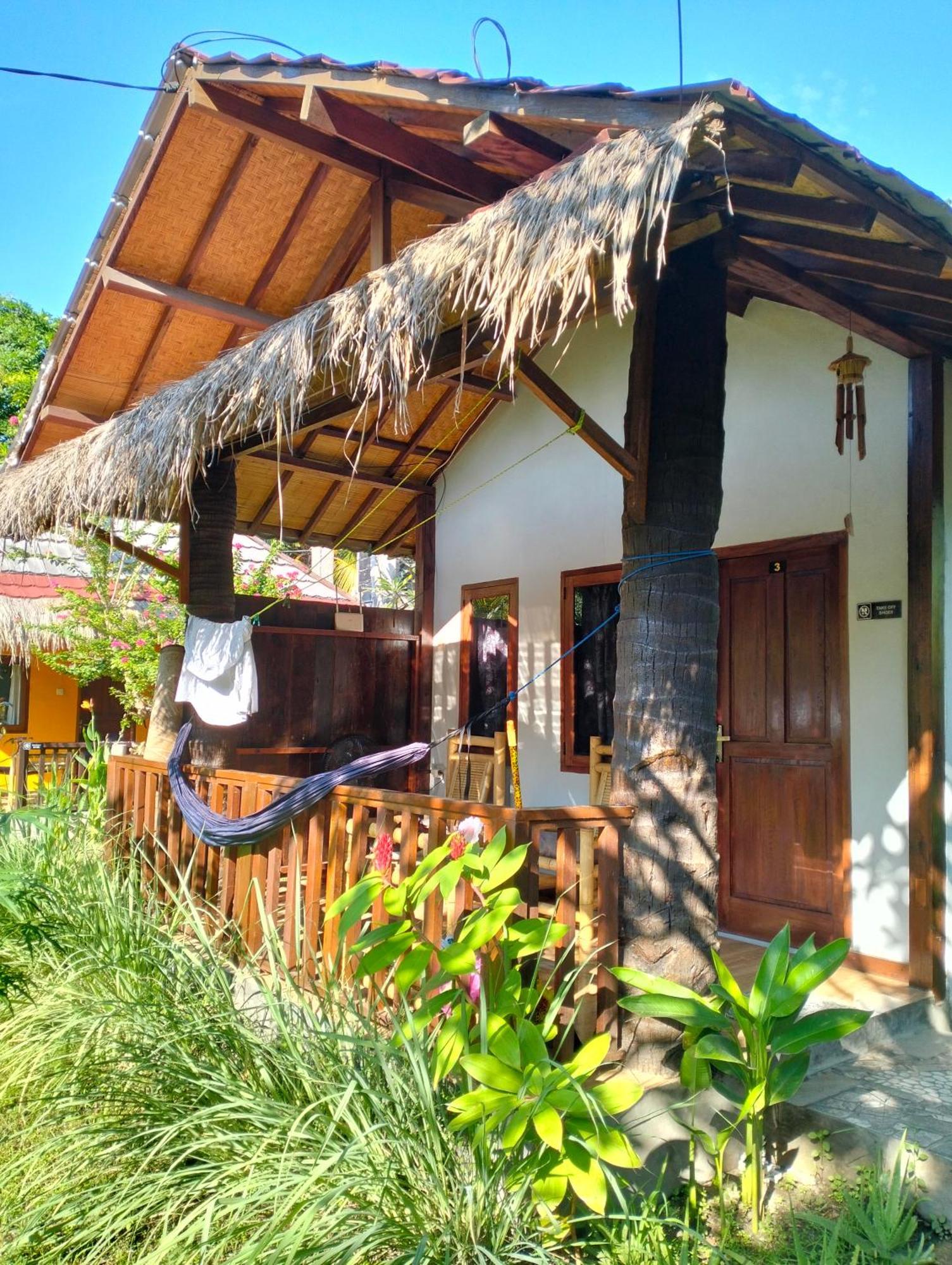 Tangga Bungalows กิลิไอร์ ห้อง รูปภาพ
